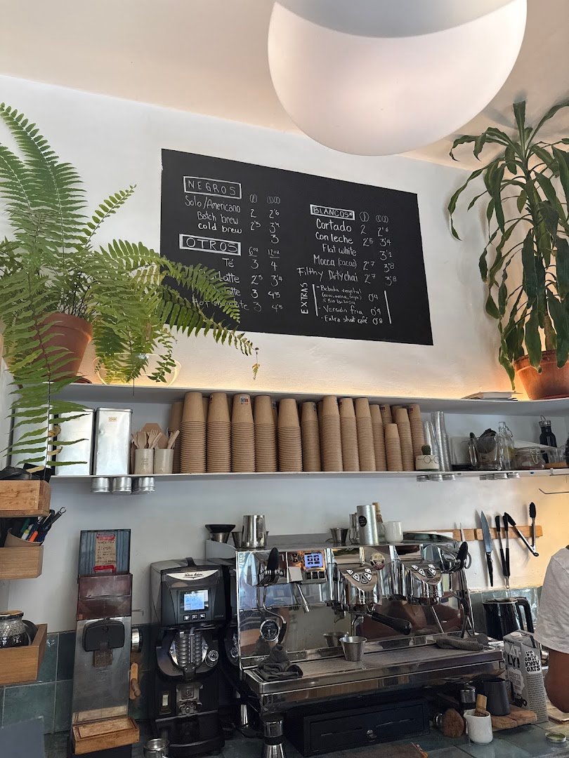 Cafeteando specialty coffee shop in Madrid - photo 2