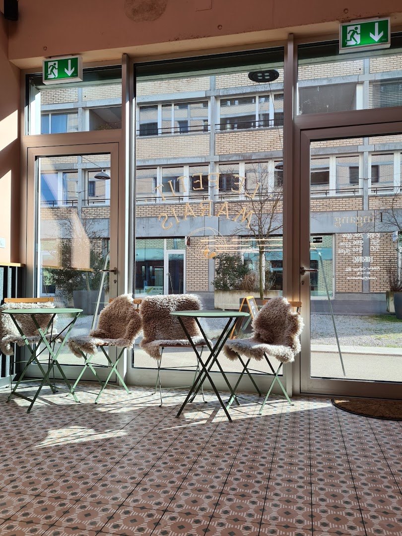Interior of Le Petit Marais, specialty coffee shop in Zurich