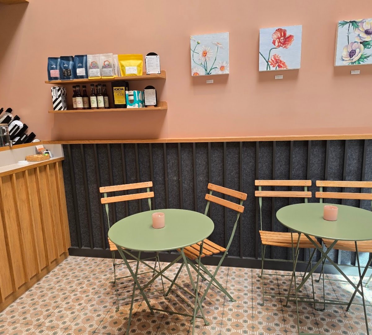 Interior of Le Petit Marais, specialty coffee shop in Zurich