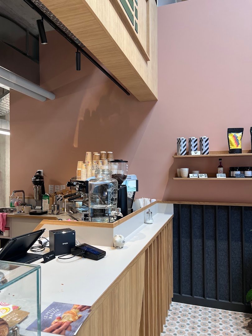 Interior of Le Petit Marais, specialty coffee shop in Zurich
