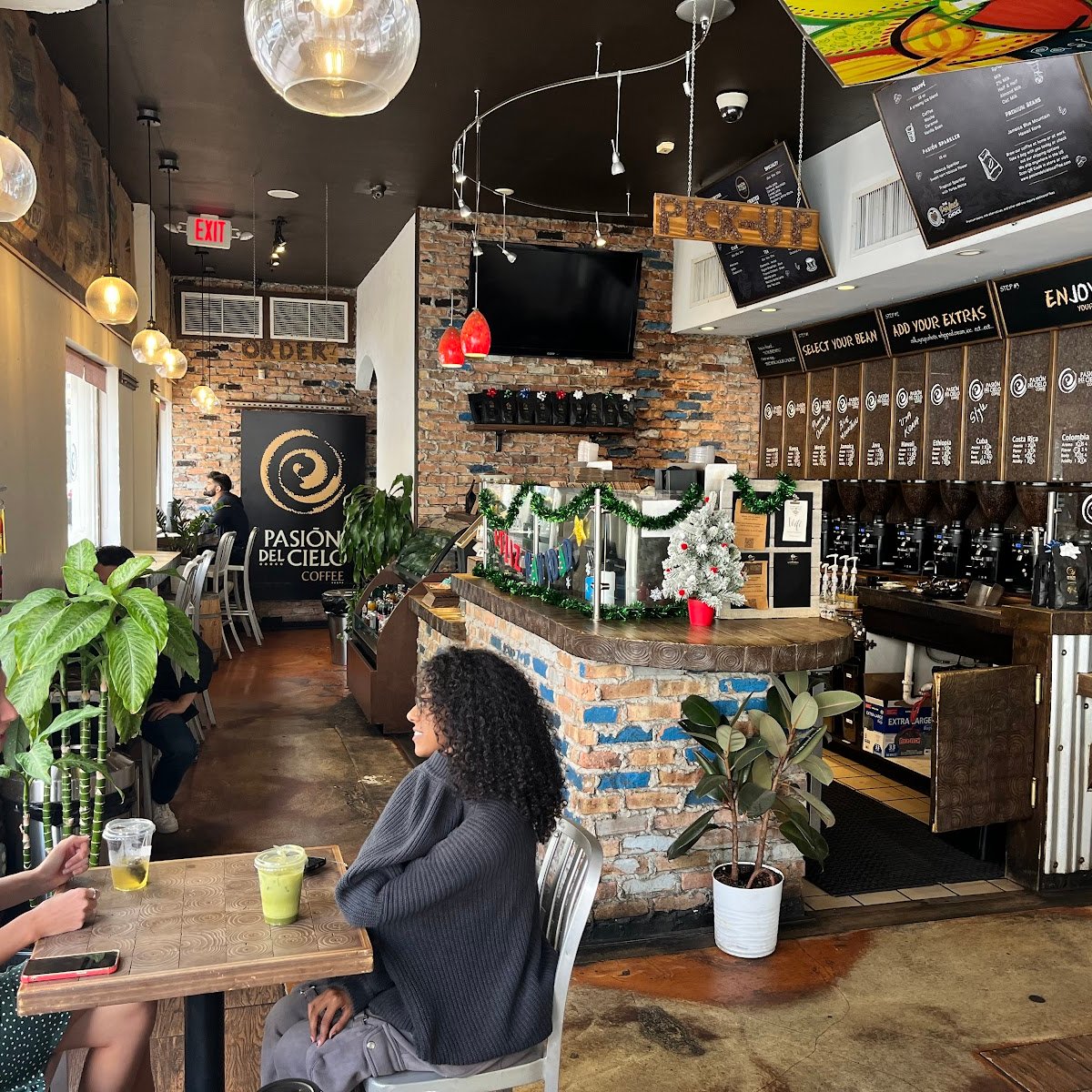 Pasion del Cielo Coffee specialty coffee shop in Miami - photo 10