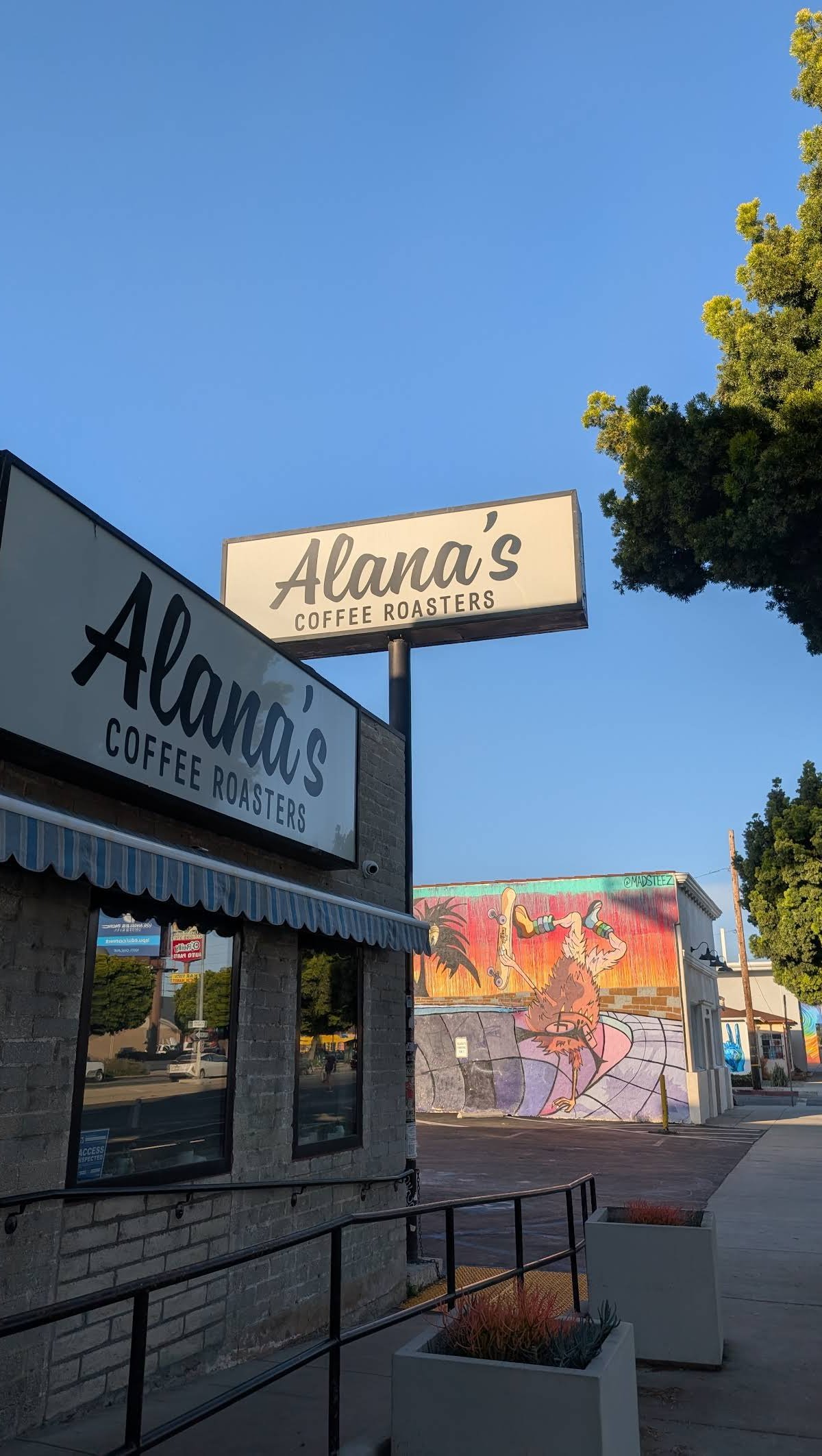 Alana's Coffee Roasters specialty coffee shop in Los Angeles - photo 13