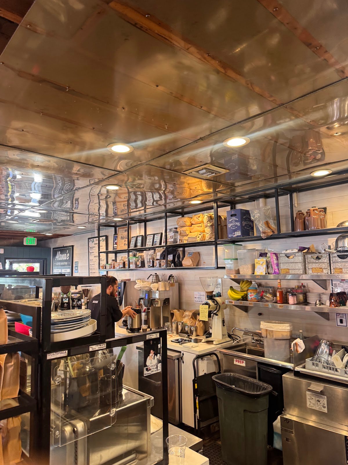 Alana's Coffee Roasters specialty coffee shop in Los Angeles - photo 2