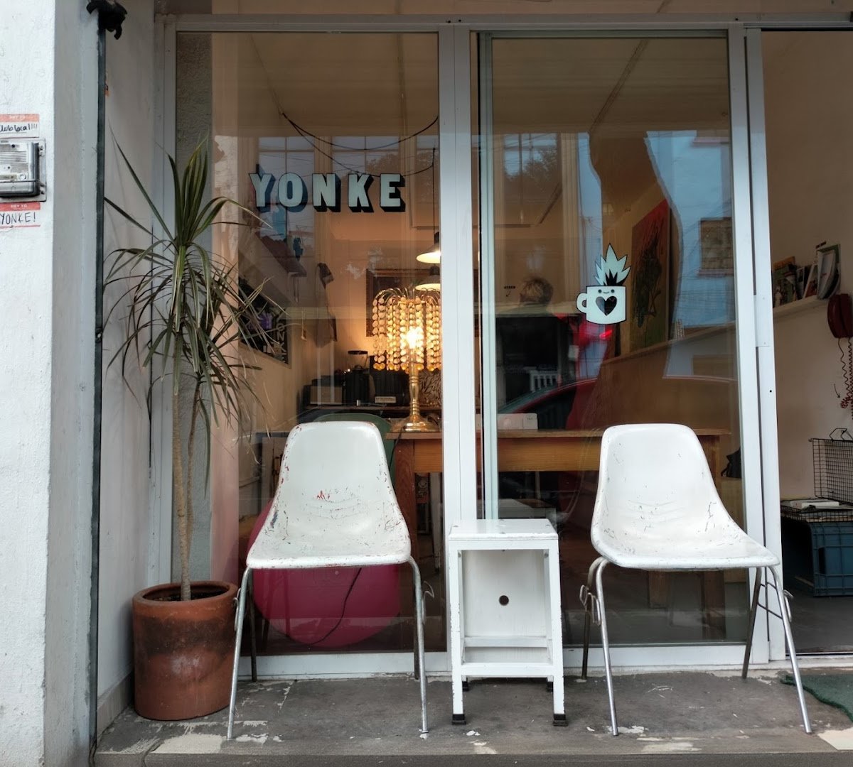 Storefront of Yonke, specialty coffee shop in Mexico City