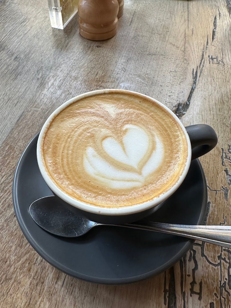 Caravan City specialty coffee shop in London - photo 7