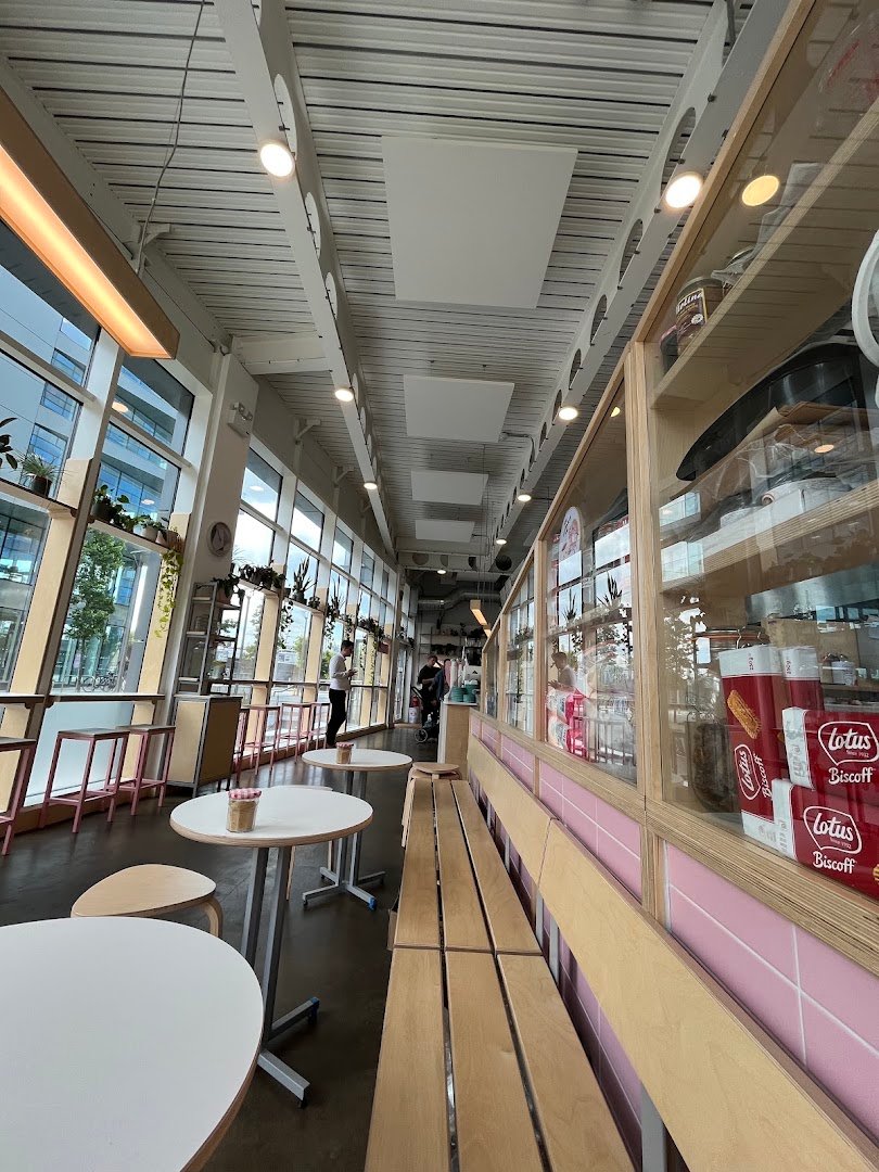 Small Goods specialty coffee shop in Bristol - photo 10