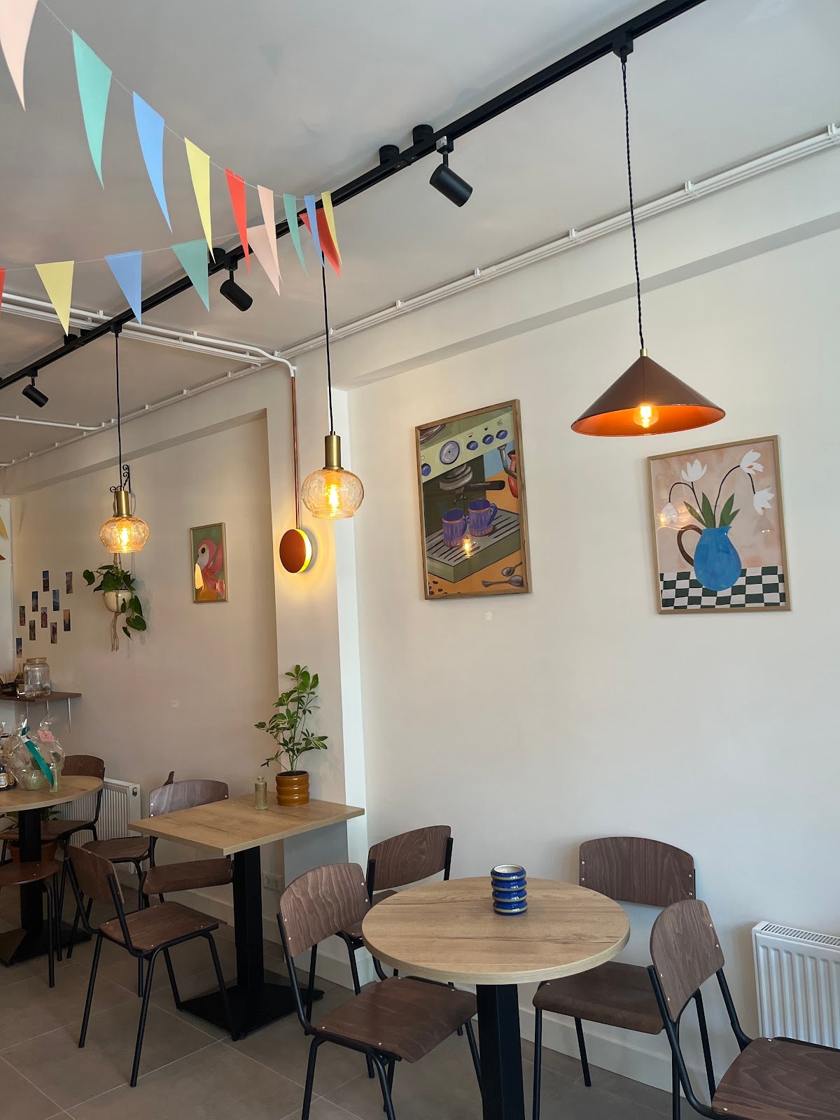 Sol coffee bar specialty coffee shop in Amsterdam - photo 2