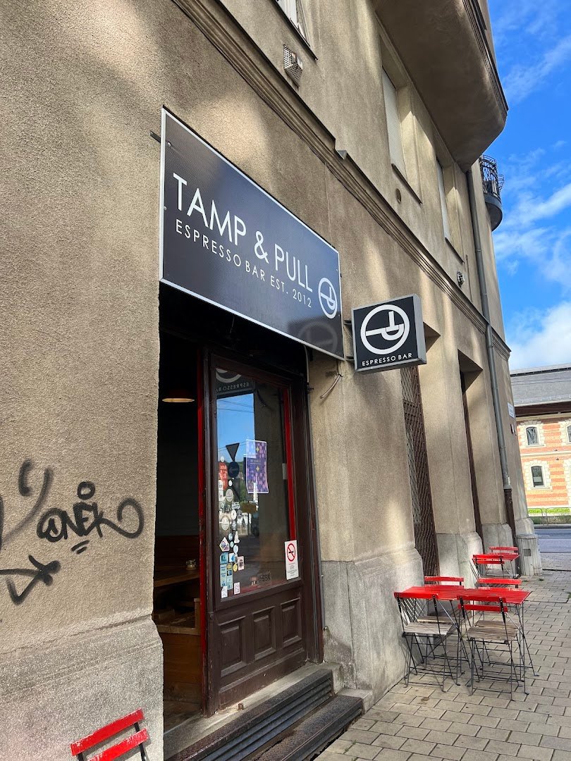 Tamp & Pull Espresso Bar specialty coffee shop in Budapest - photo 6
