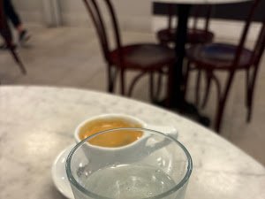 Intelligentsia Coffee Monadnock Coffeebar specialty coffee shop in Chicago - photo 9