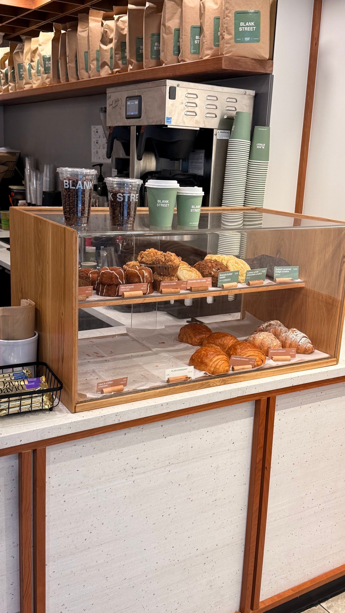 Blank Street specialty coffee shop in New York - photo 11