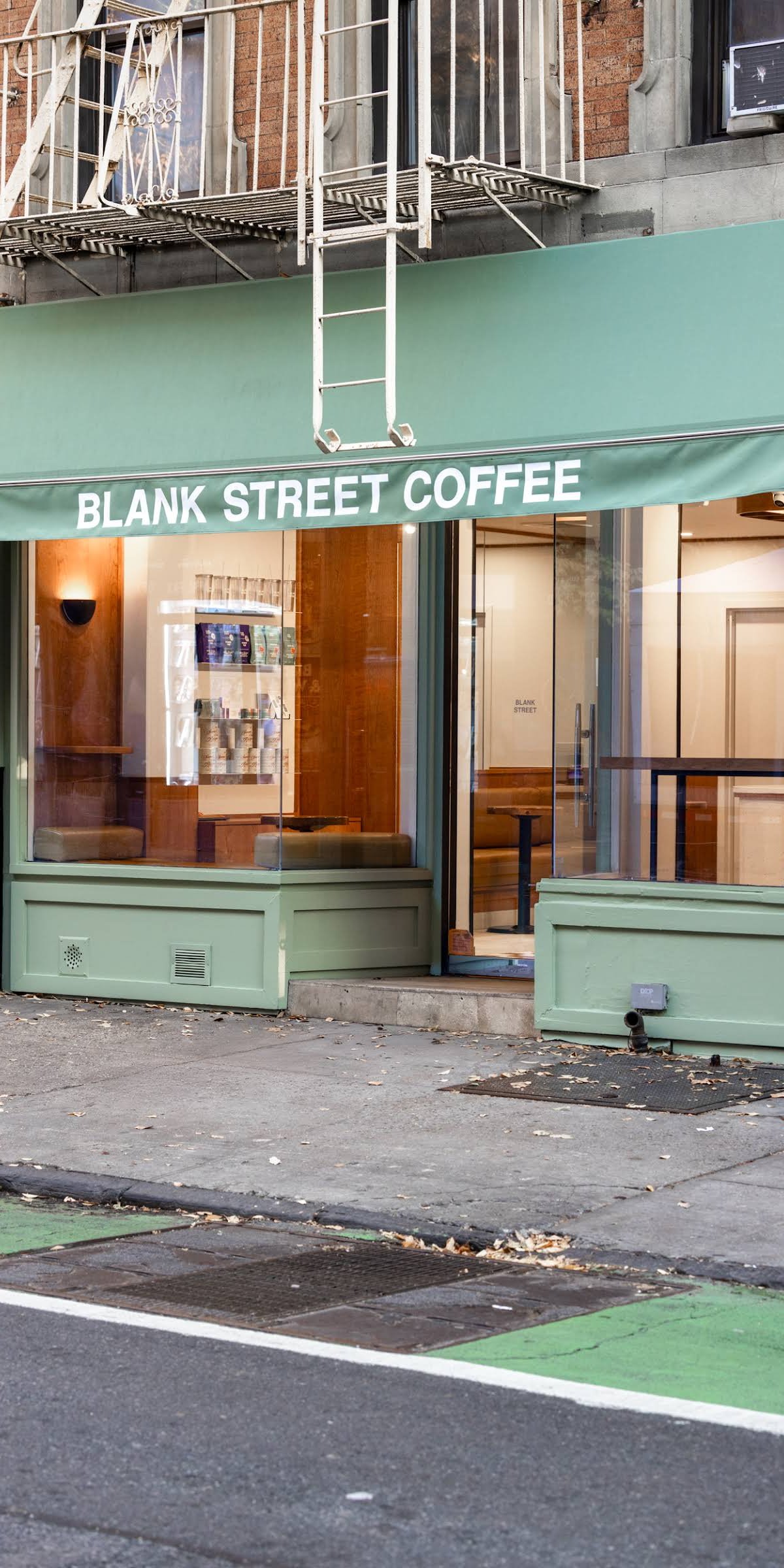 Blank Street specialty coffee shop in New York - photo 8