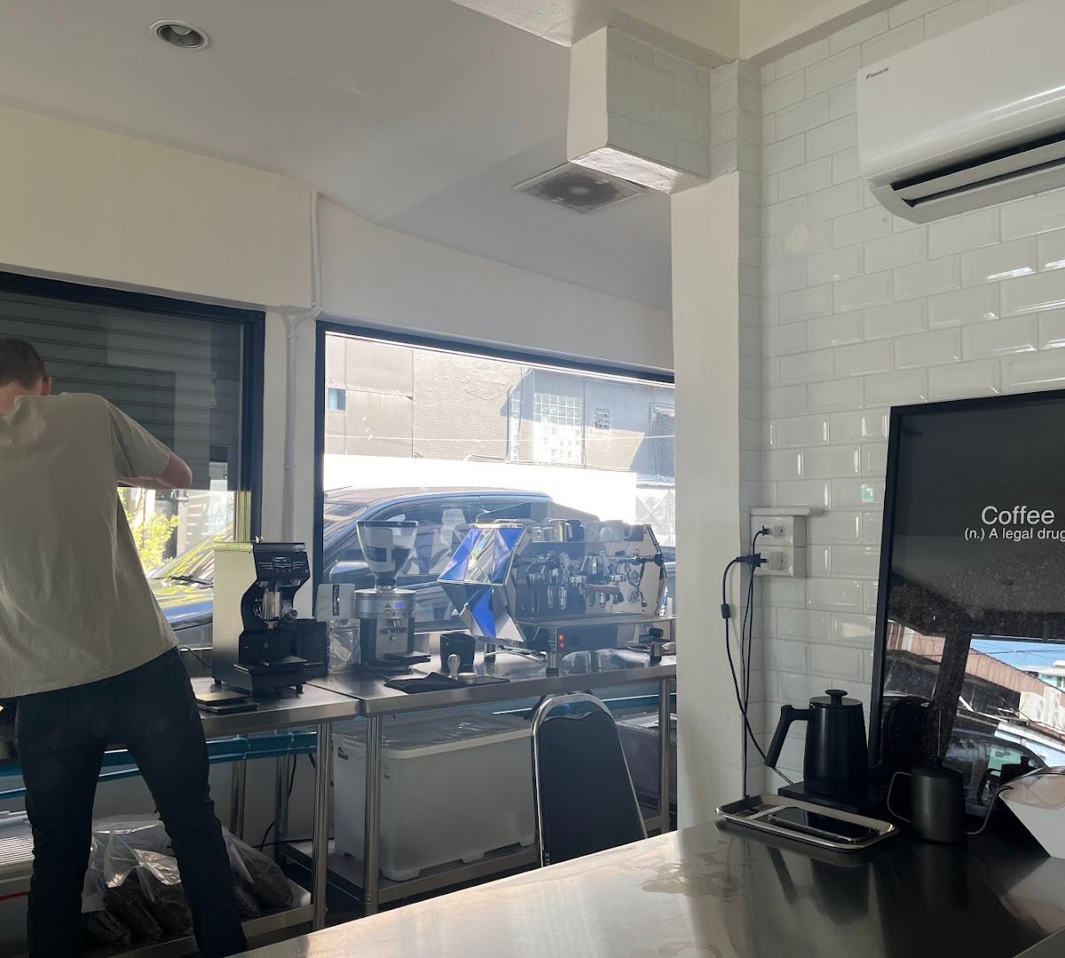 The CoffeeLab specialty coffee shop in Bangkok - photo 5