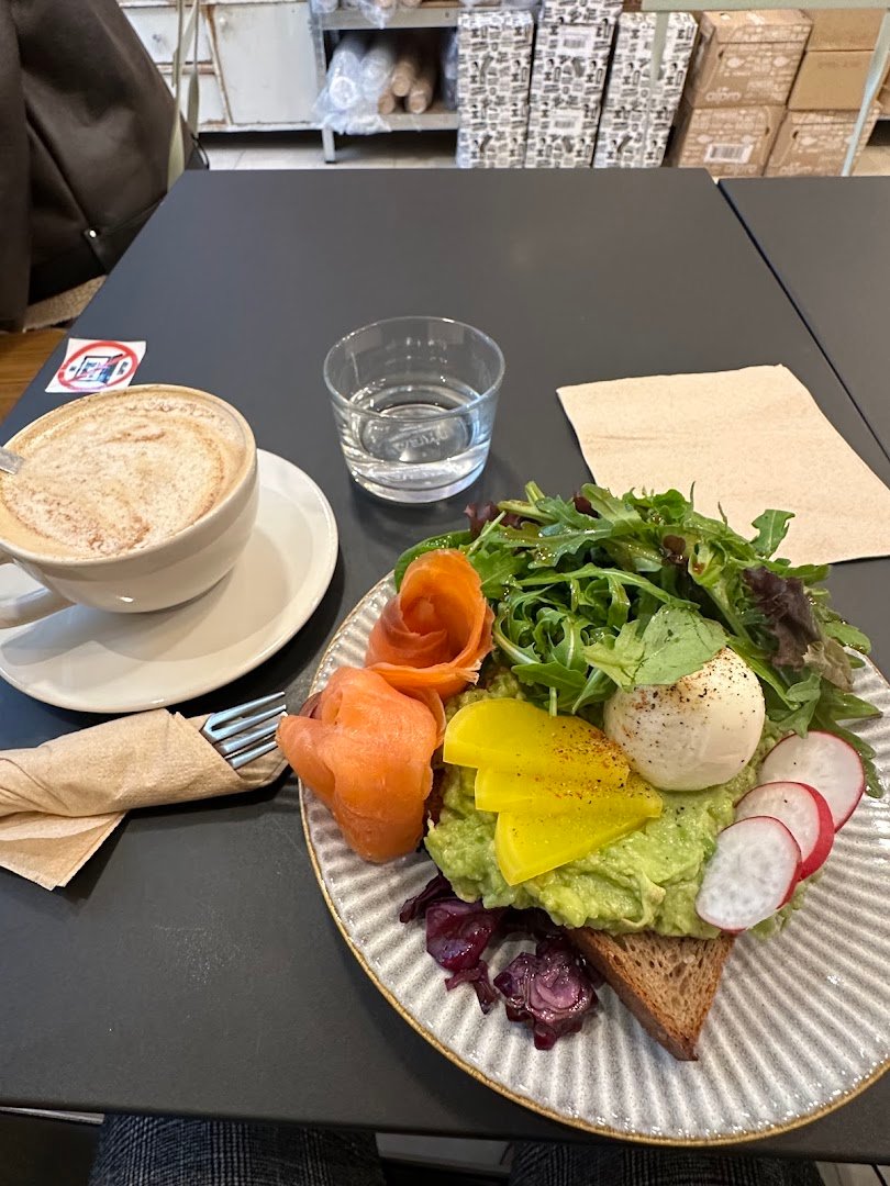 Kafeibaie specialty coffee shop in Paris - photo 10