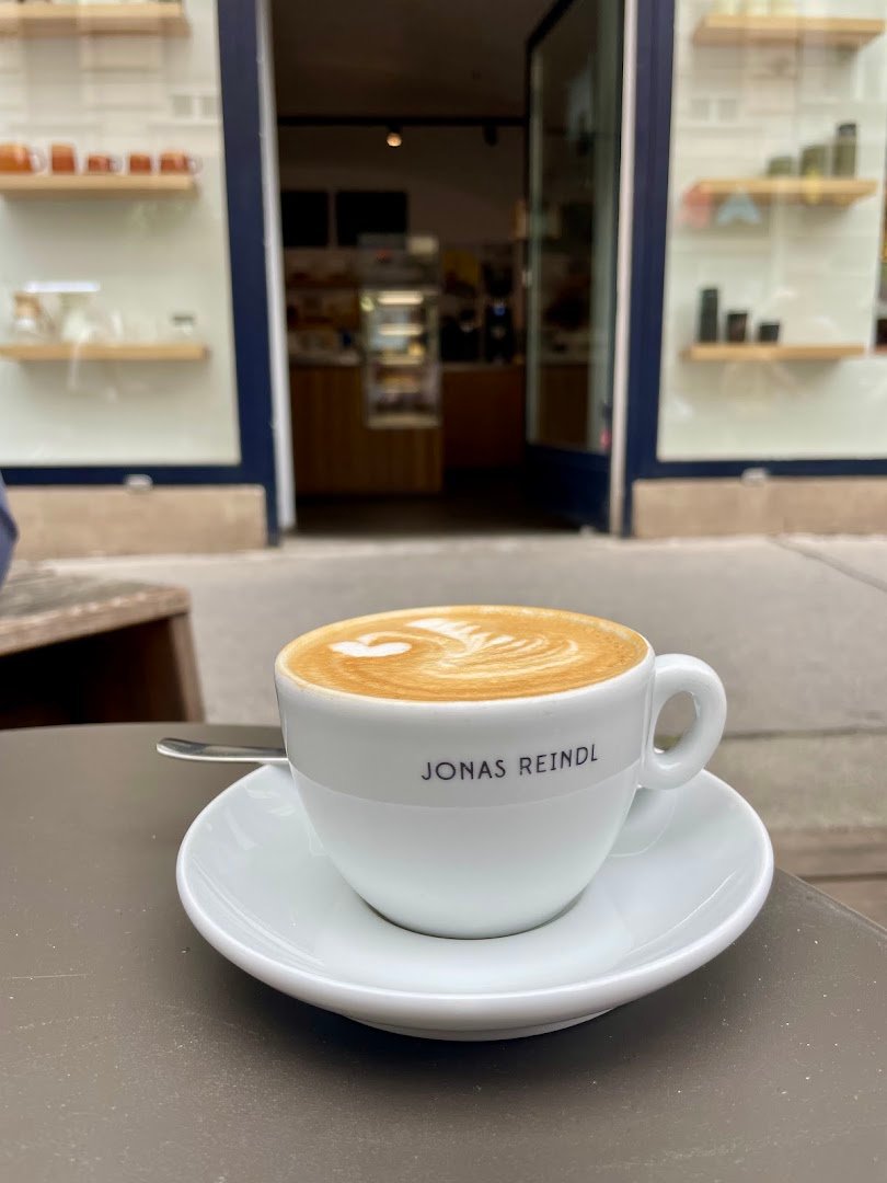 Coffee at Jonas Reindl Coffee Roasters, specialty coffee shop in Vienna
