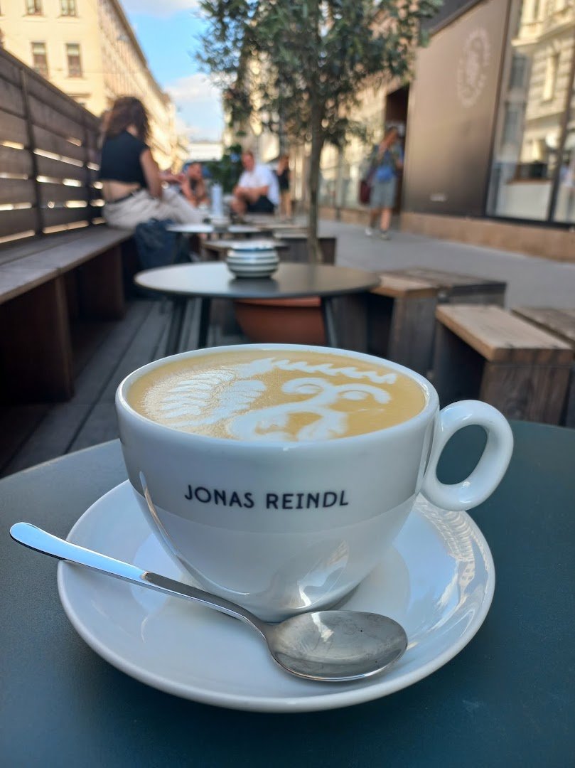 Coffee at Jonas Reindl Coffee Roasters, specialty coffee shop in Vienna