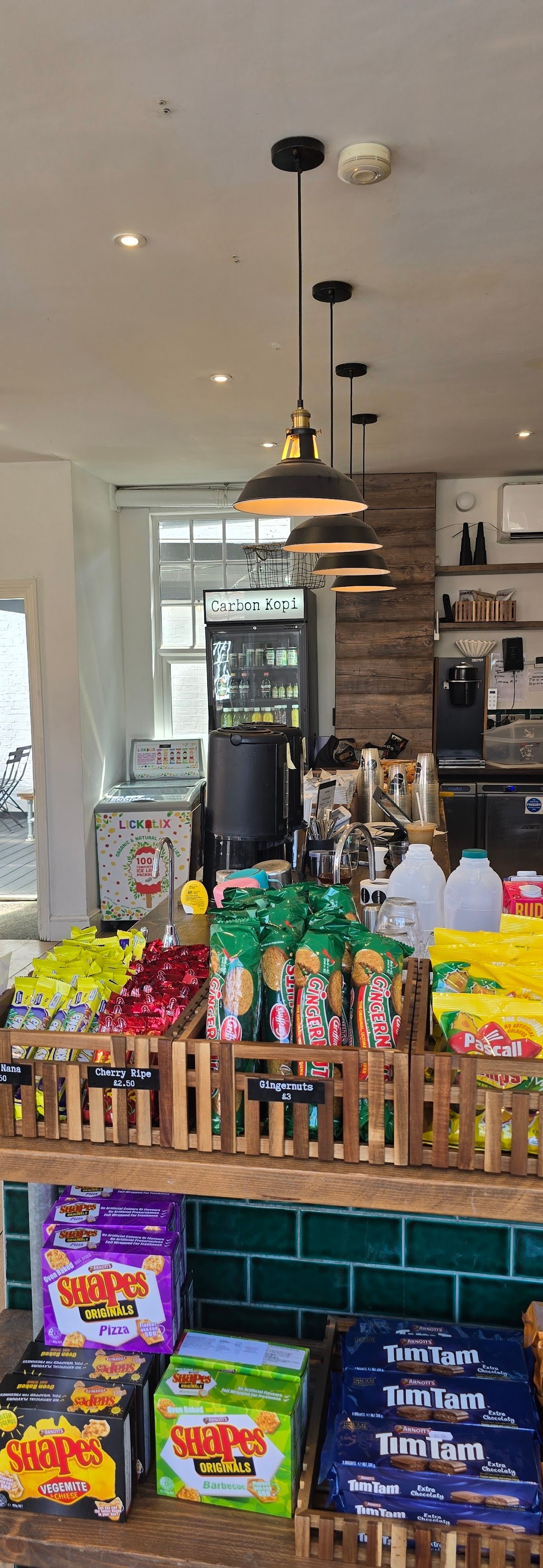 Carbon Kopi specialty coffee shop in London - photo 11