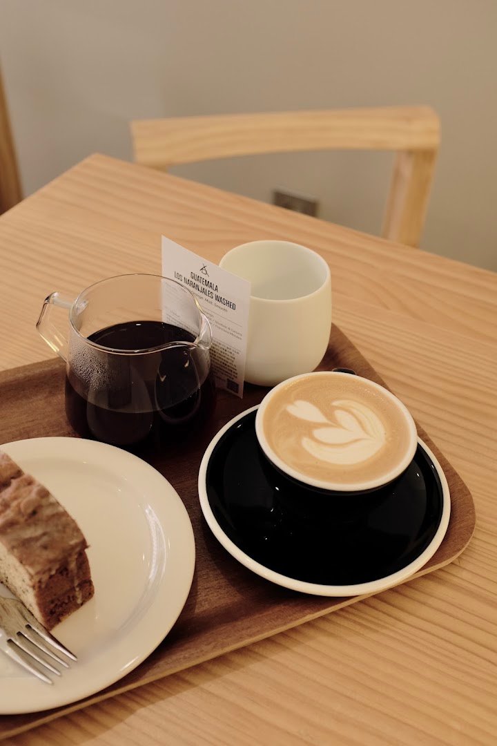 Coffee at THE BARN Café Chungdam, specialty coffee shop in Seoul