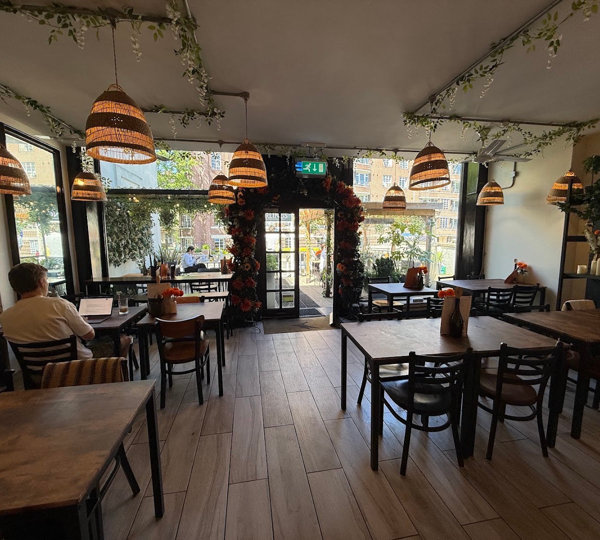 Starlings specialty coffee shop in Bristol - photo 2