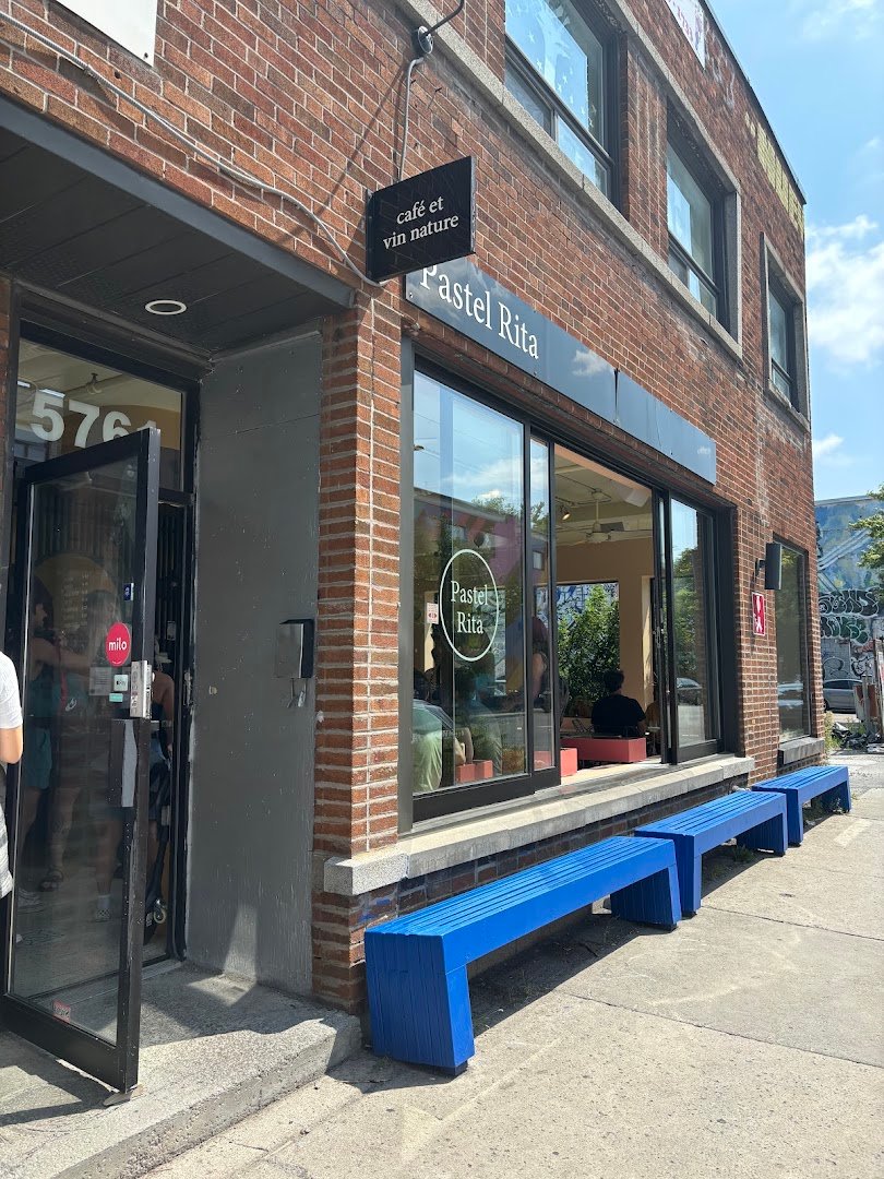 Storefront of Pastel Rita, specialty coffee shop in Montreal