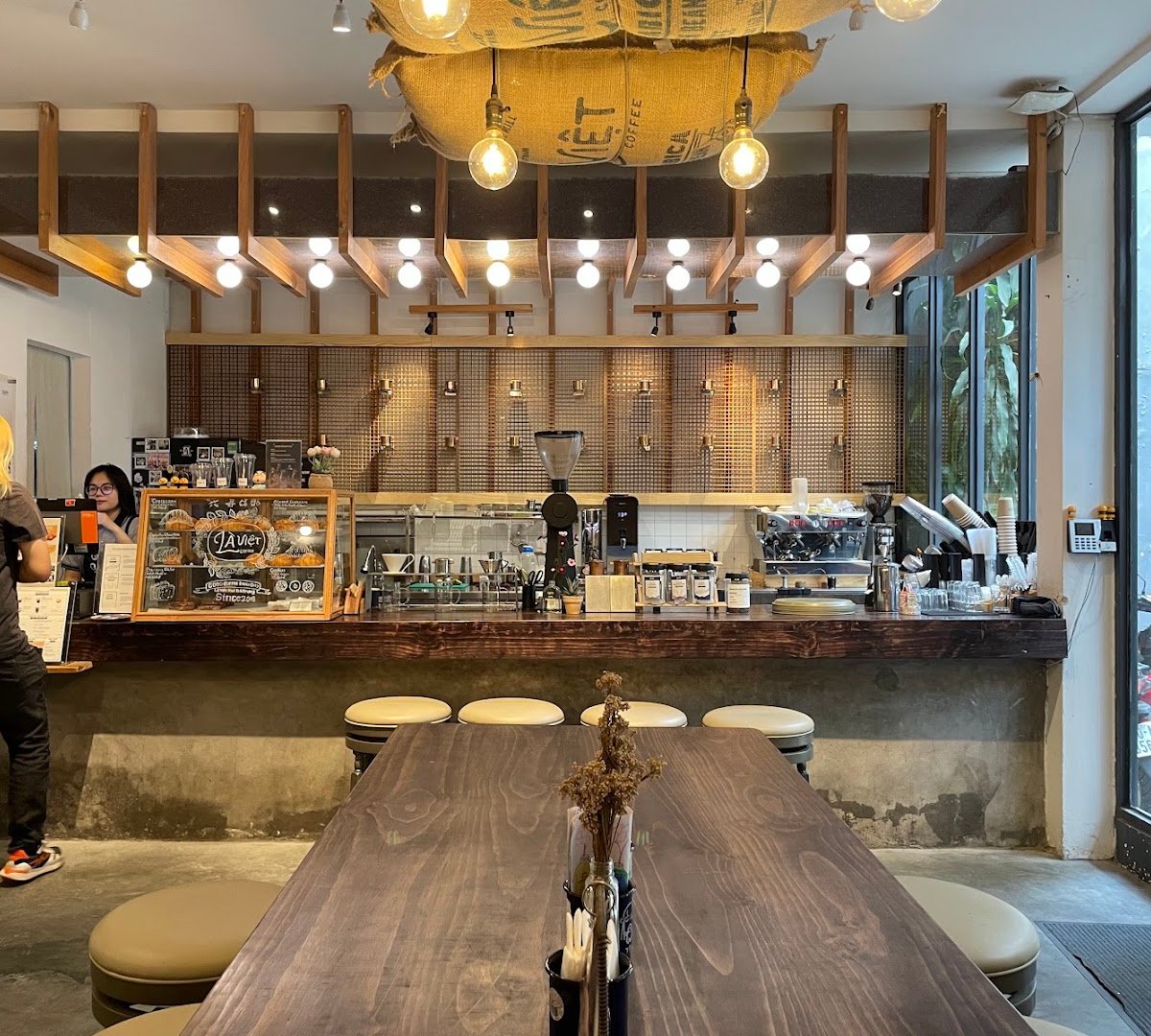 Là Việt Coffee Saigon (Hai Bà Trưng) specialty coffee shop in Ho Chi Minh City - photo 3