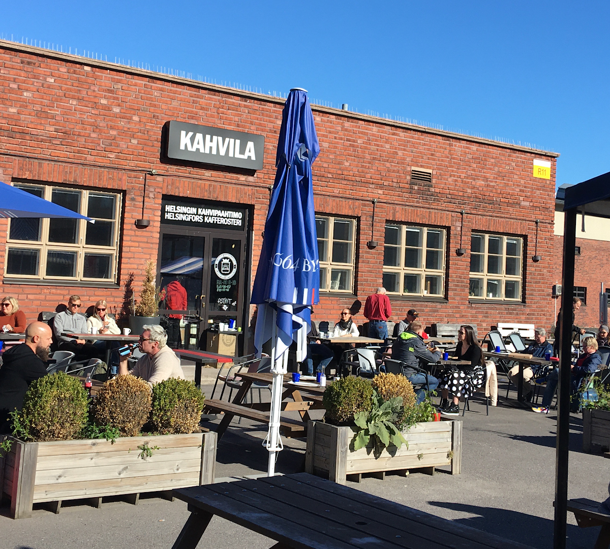 Storefront of Helsingin Kahvipaahtimon Päiväkahvibaari Teurastamo, specialty coffee shop in Helsinki
