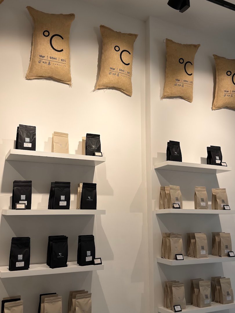 Cafecito specialty coffee shop in Amsterdam - photo 8
