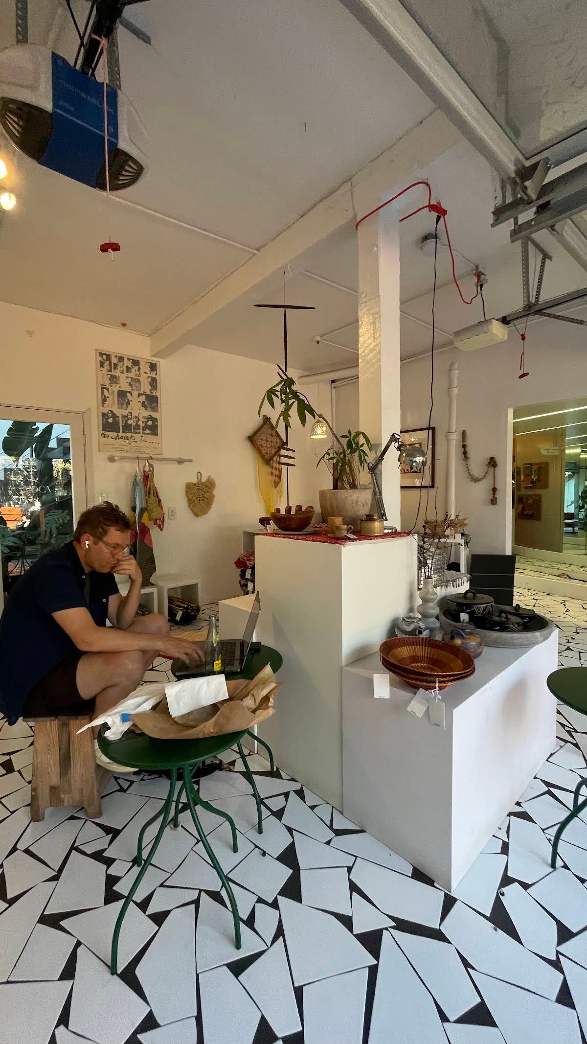 Jurassic Magic Coffee specialty coffee shop in Los Angeles - photo 6