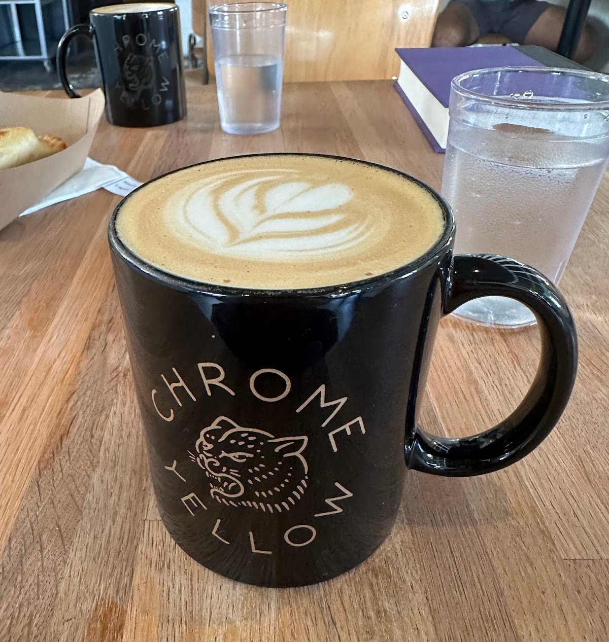 Chrome Yellow specialty coffee shop in Atlanta - photo 2