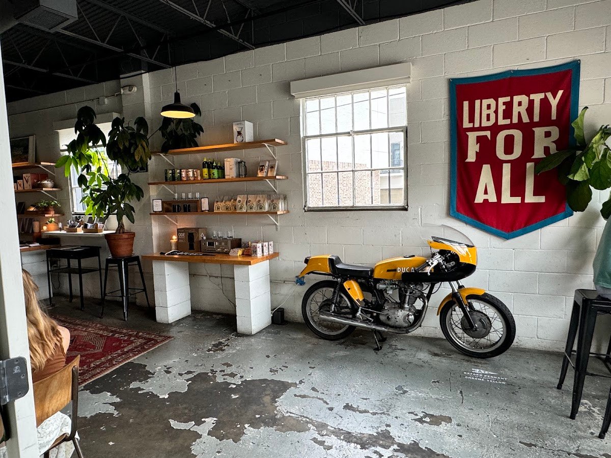 Chrome Yellow specialty coffee shop in Atlanta - photo 5