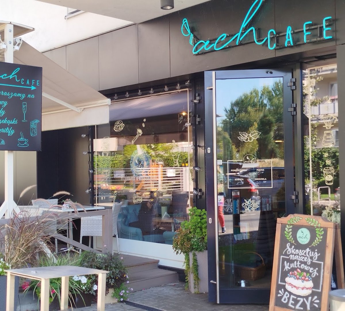 Storefront of Ach Cafe, specialty coffee shop in Warsaw