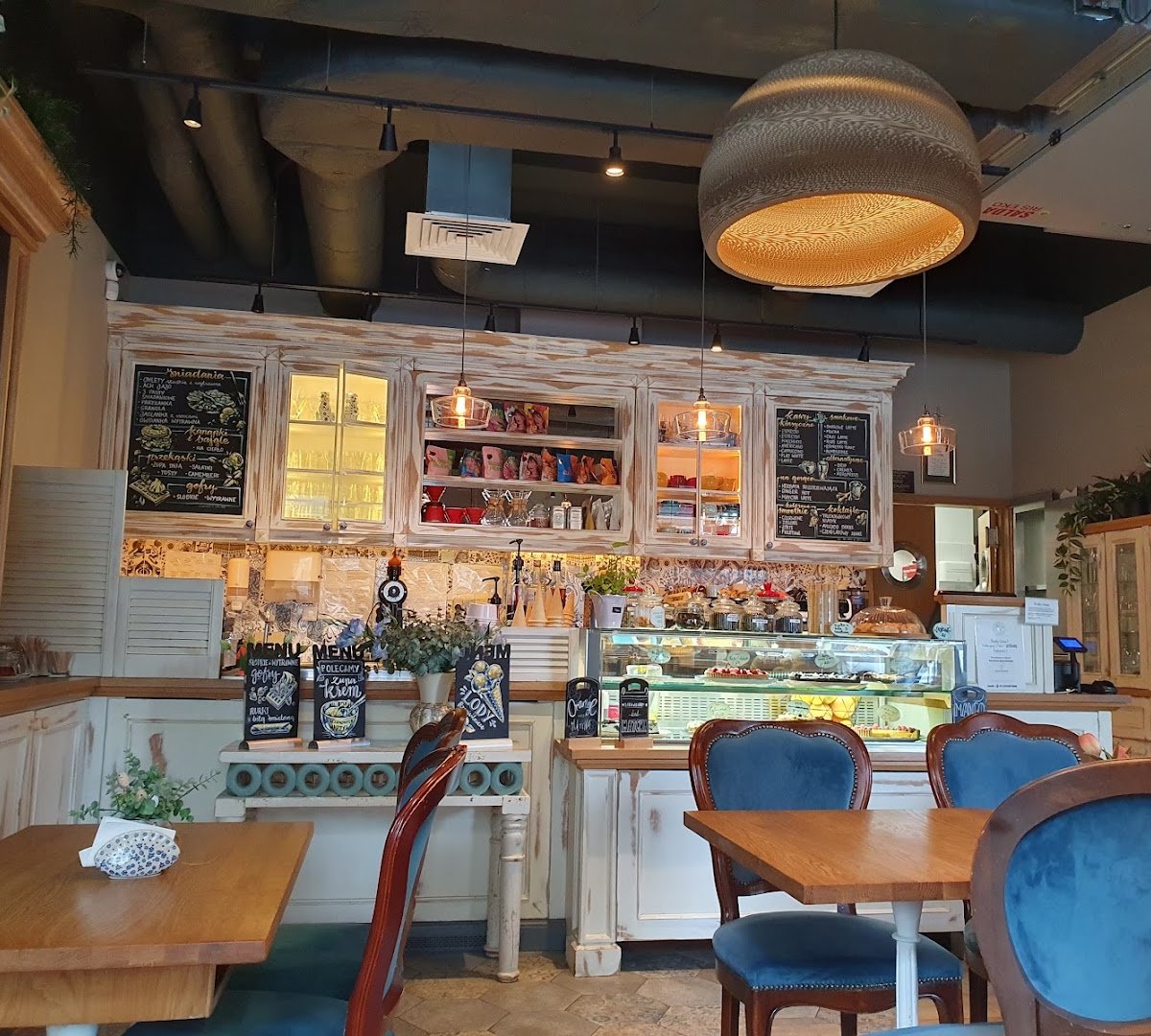 Interior of Ach Cafe, specialty coffee shop in Warsaw