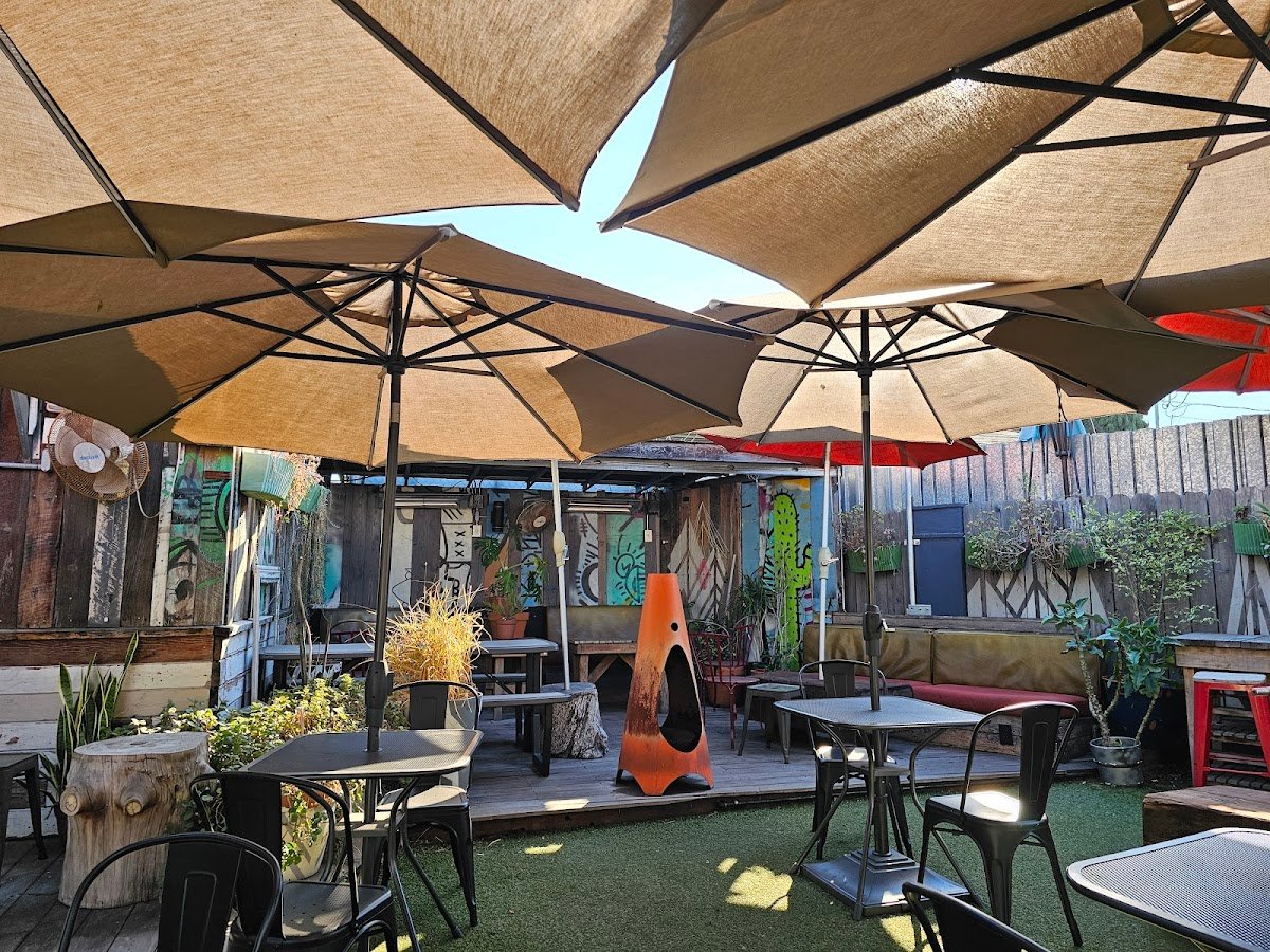 Cafecito Organico Silver Lake specialty coffee shop in Los Angeles - photo 4