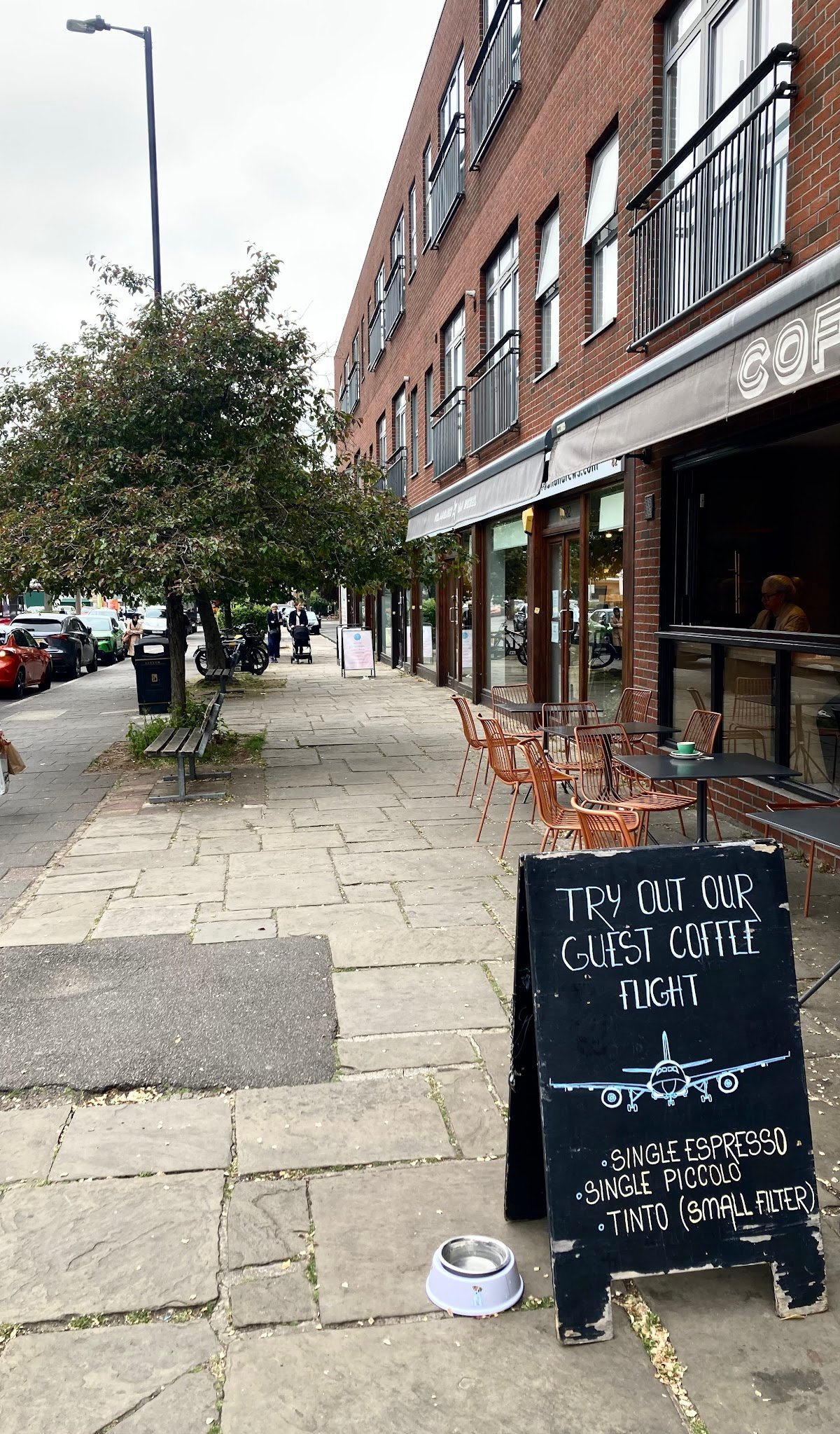 Velasquez and Van Wezel specialty coffee shop in London - photo 6