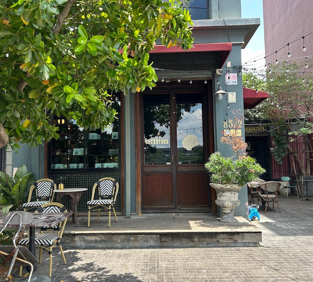 Cherrydog Coffee Roaster specialty coffee shop in Bangkok - photo 5