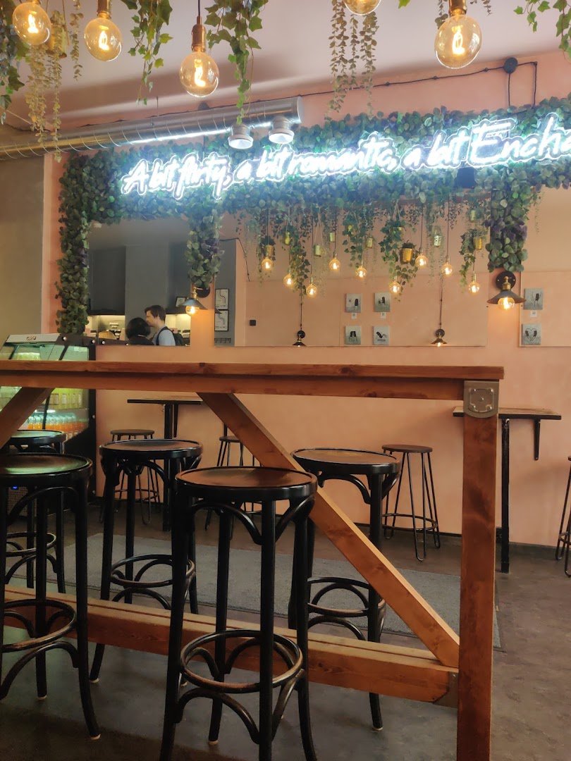 Interior of Enchanté Café, specialty coffee shop in Helsinki