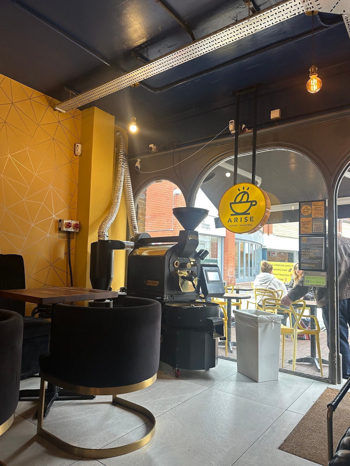 Arise Coffee Roasters specialty coffee shop in London - photo 7