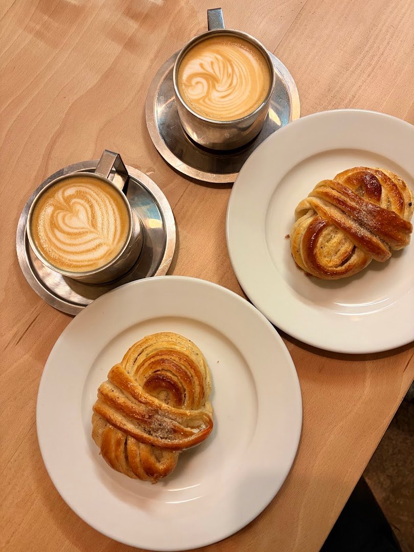 Otsu specialty coffee shop in Barcelona - photo 2