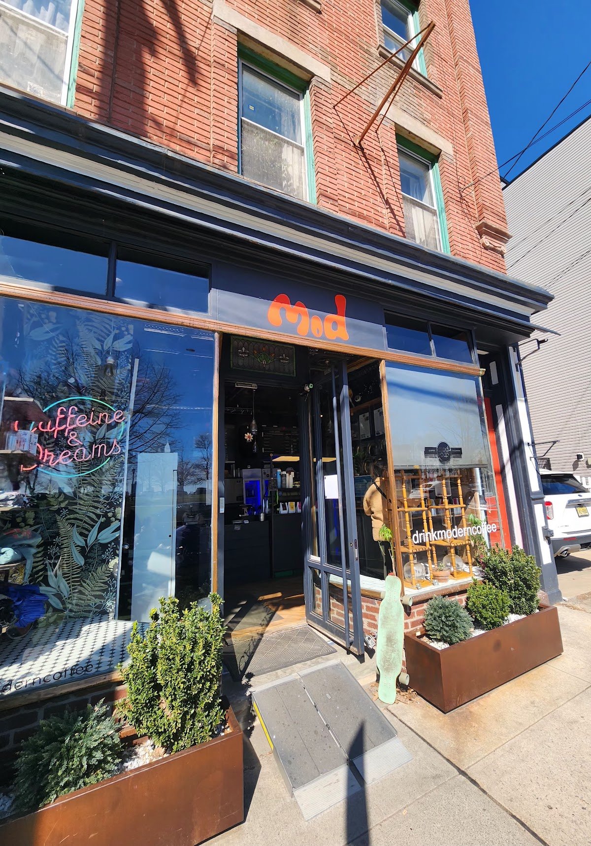 Modcup Coffee Company specialty coffee shop in New York - photo 2