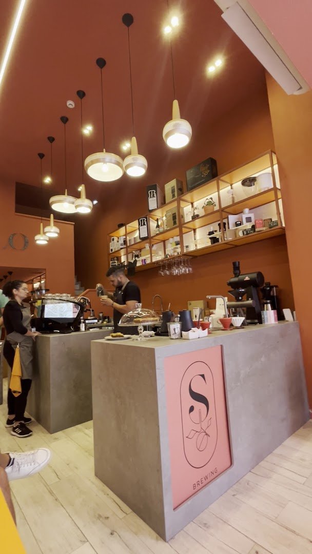 Interior of SoLo Brewing Coffee Lab, specialty coffee shop in Lisbon