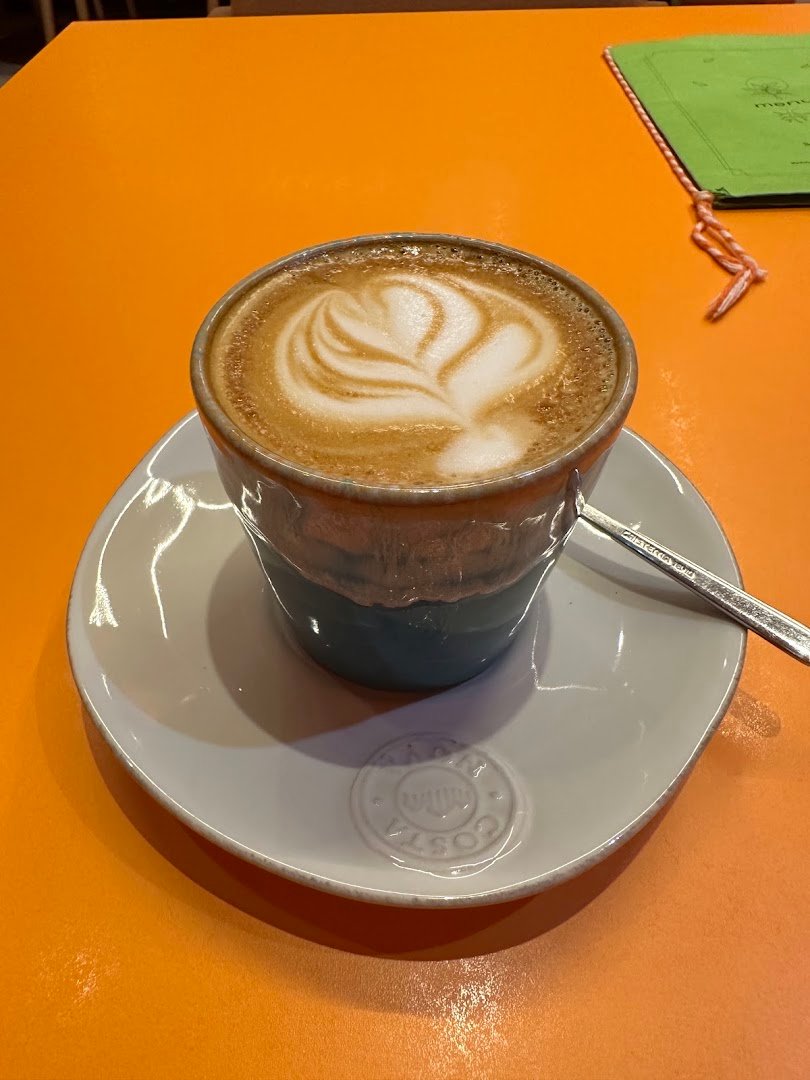 Coffee at SoLo Brewing Coffee Lab, specialty coffee shop in Lisbon