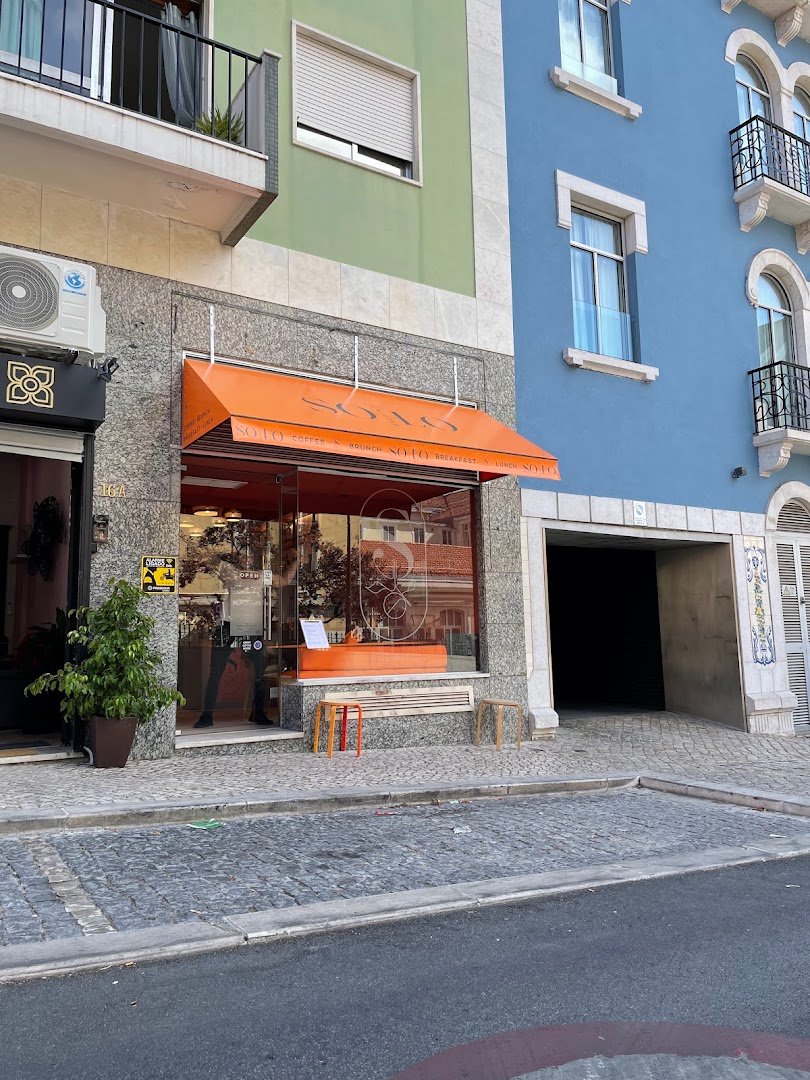 Storefront of SoLo Brewing Coffee Lab, specialty coffee shop in Lisbon