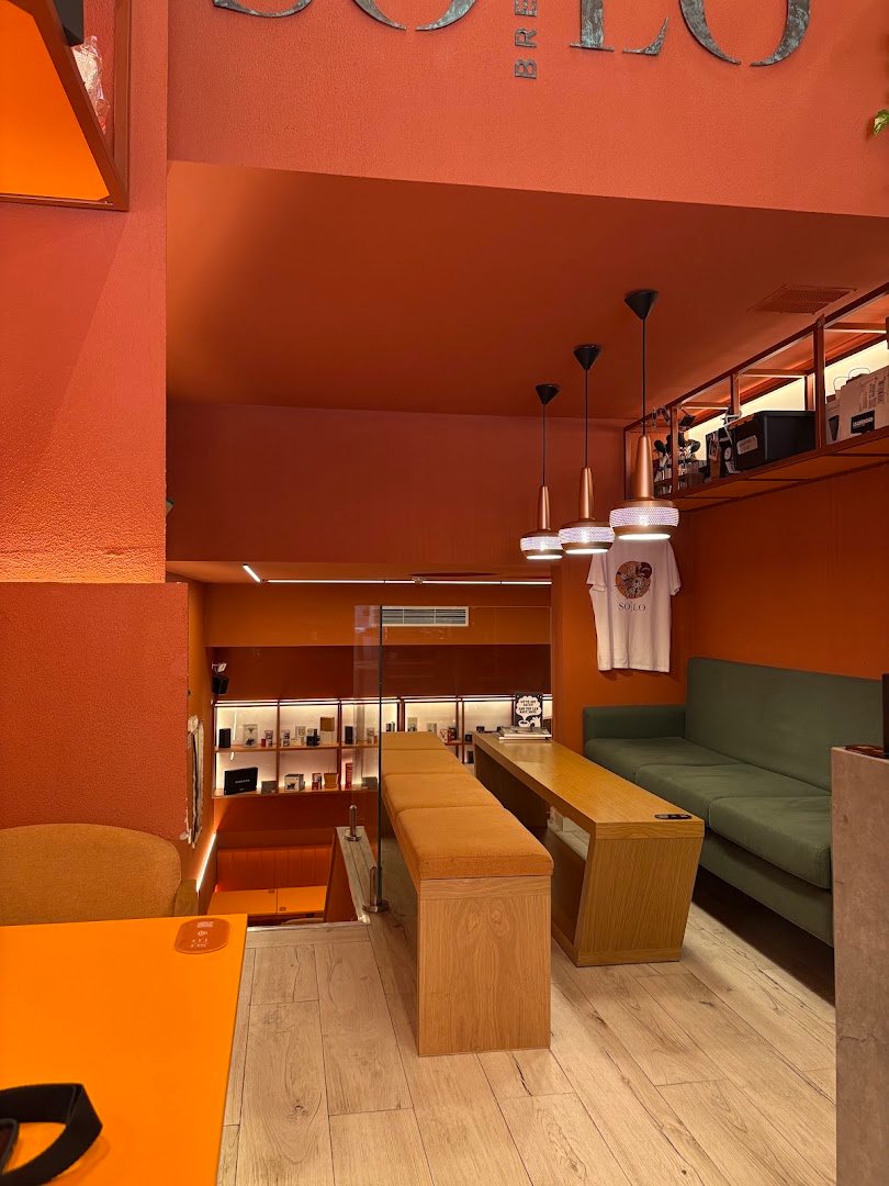 Interior of SoLo Brewing Coffee Lab, specialty coffee shop in Lisbon