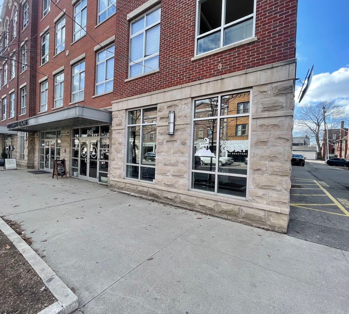 Roaming Goat Coffee specialty coffee shop in Columbus - photo 3