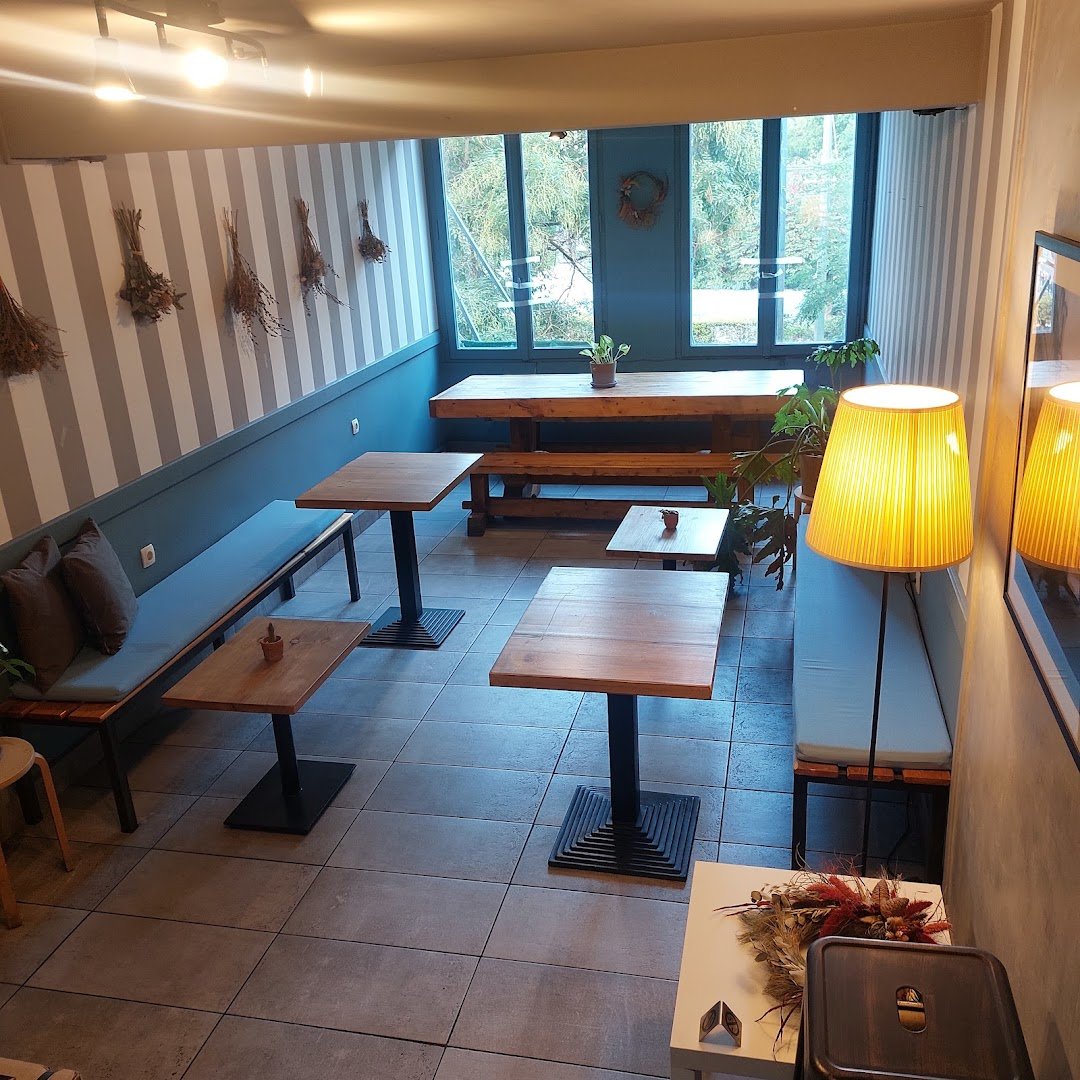 Interior of Foyer Espresso Bar, specialty coffee shop in Athens