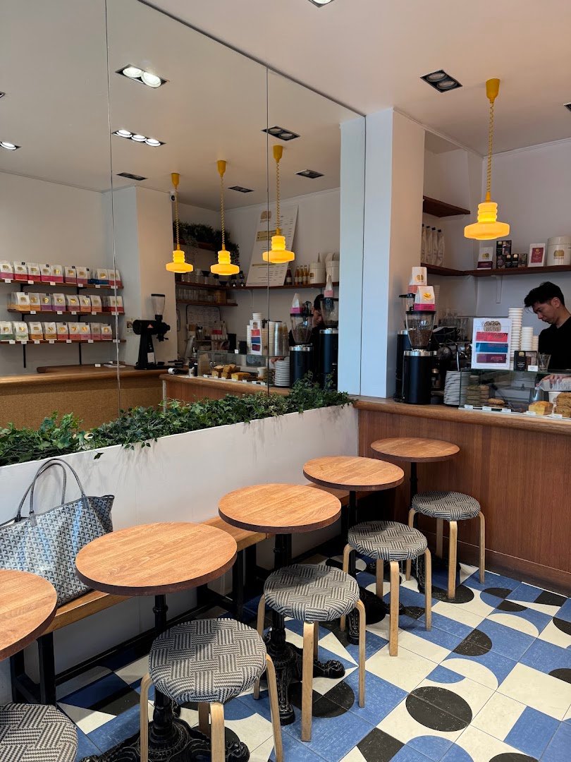 Terres de Café specialty coffee shop in Paris - photo 4