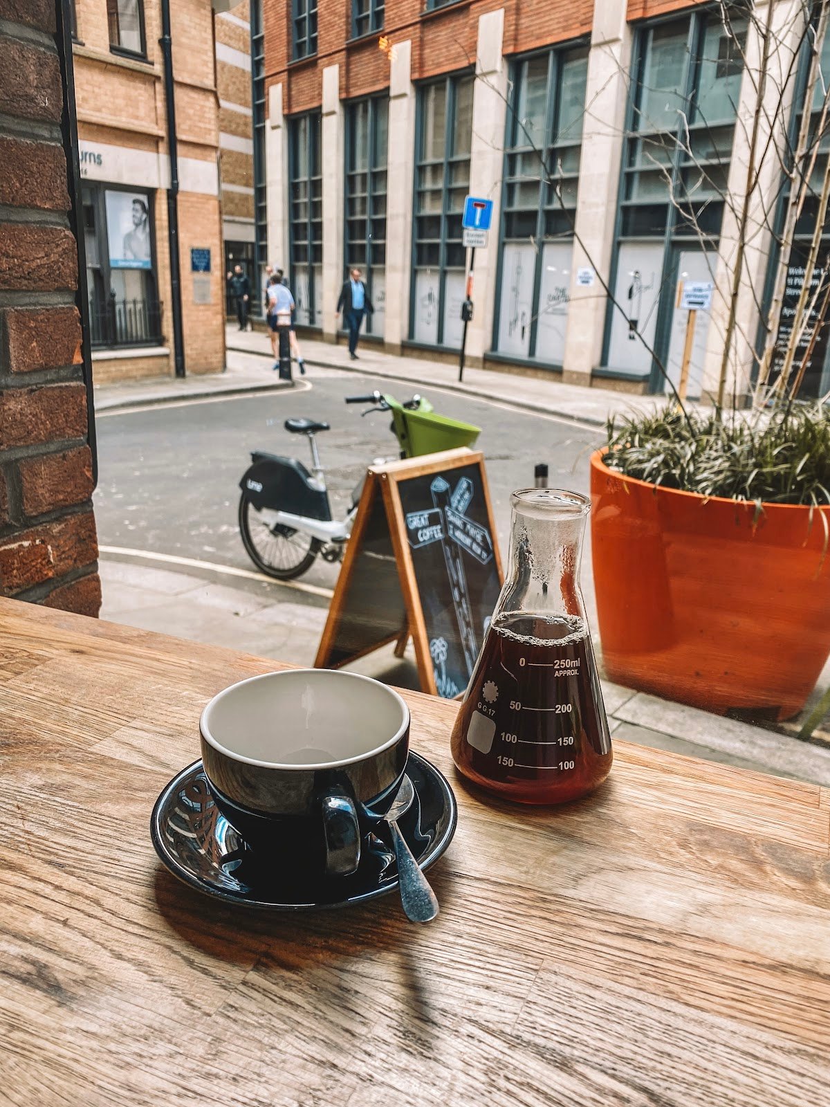 Alchemy Café - The City specialty coffee shop in London - photo 8