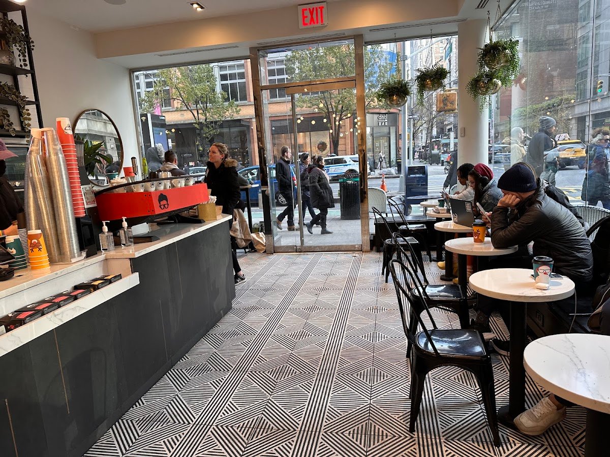 Gregorys Coffee specialty coffee shop in New York - photo 2