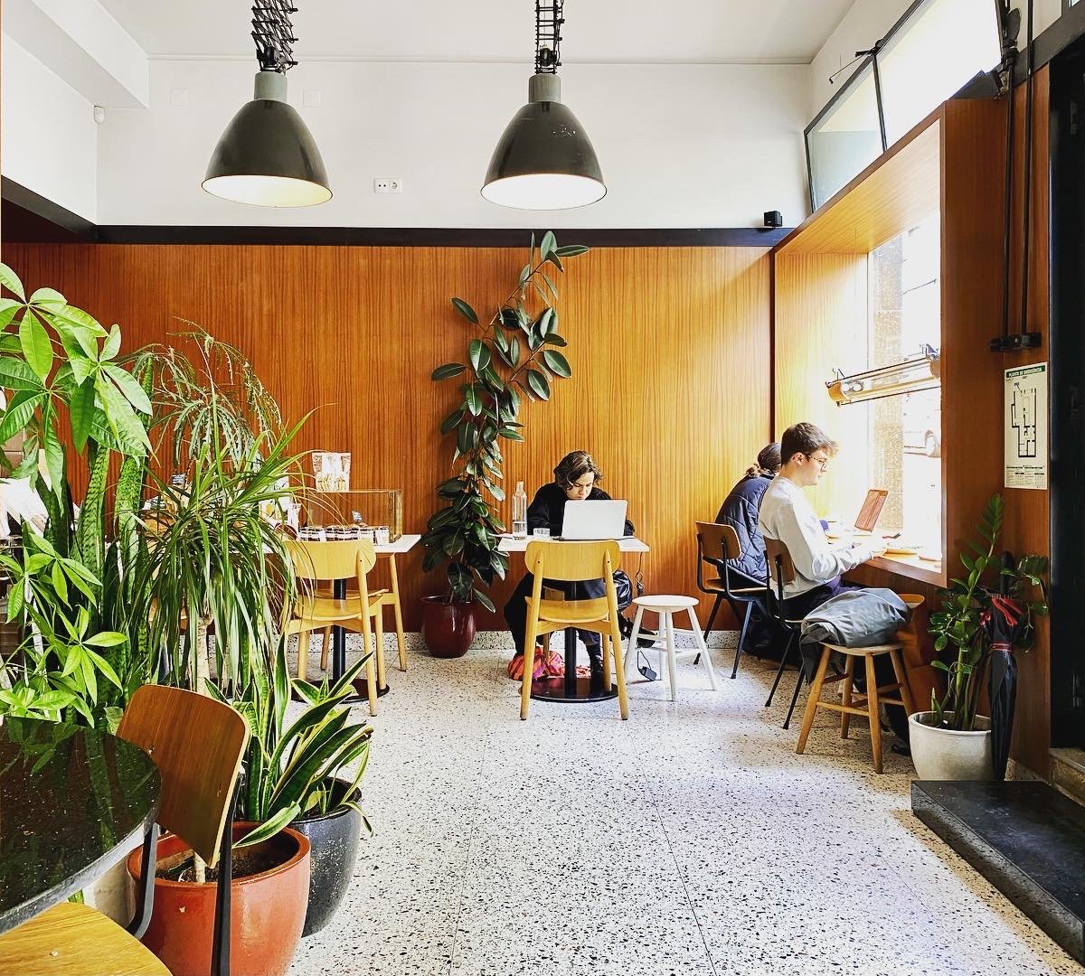 Interior of Early, specialty coffee shop in Porto