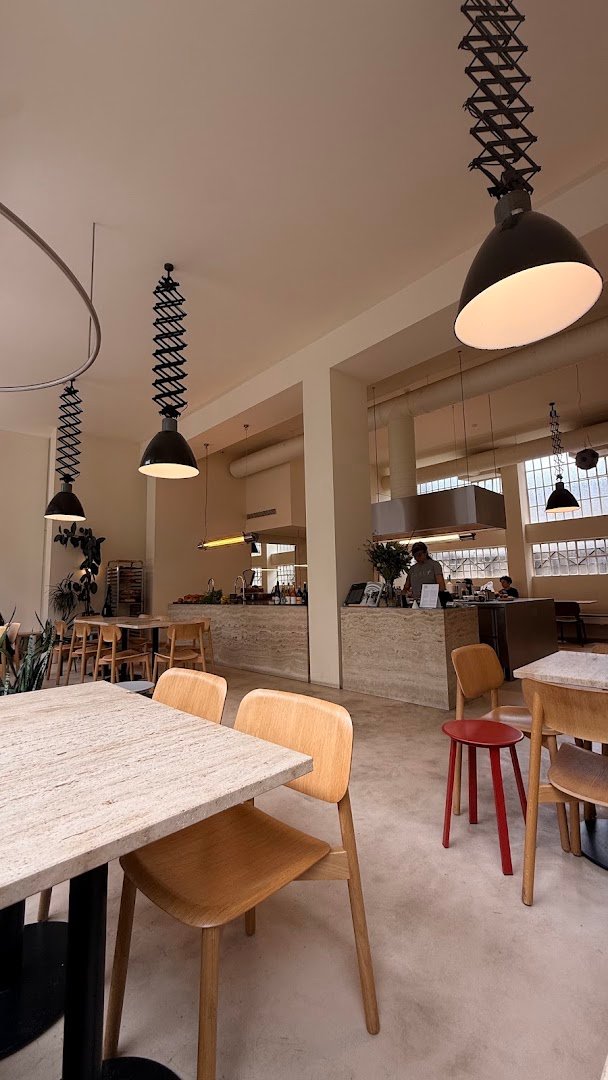 Interior of Early, specialty coffee shop in Porto