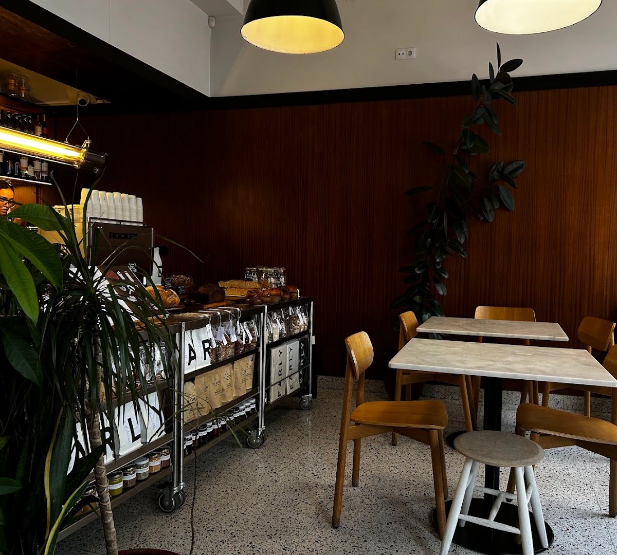 Interior of Early, specialty coffee shop in Porto